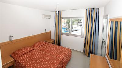 تسُکز هلید هتل اپارتمنتز