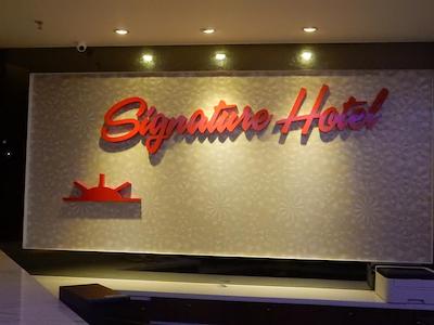 سیناتور هتل ات بانگسار اسود