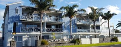 کروسنست اپارتمنتز