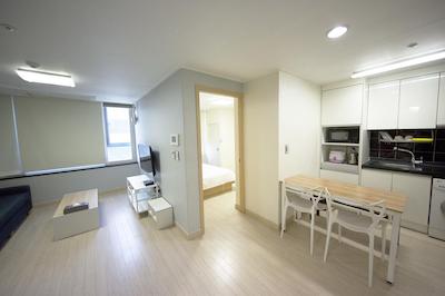 این-د سیتی بوسینز هتل