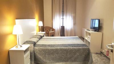 هستال پاریسُ