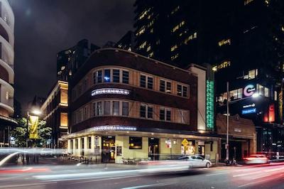 د اُلد کلار هتل