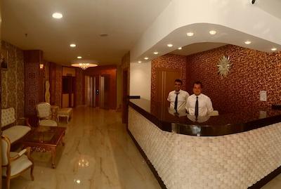 گراند بار بیچ هتل