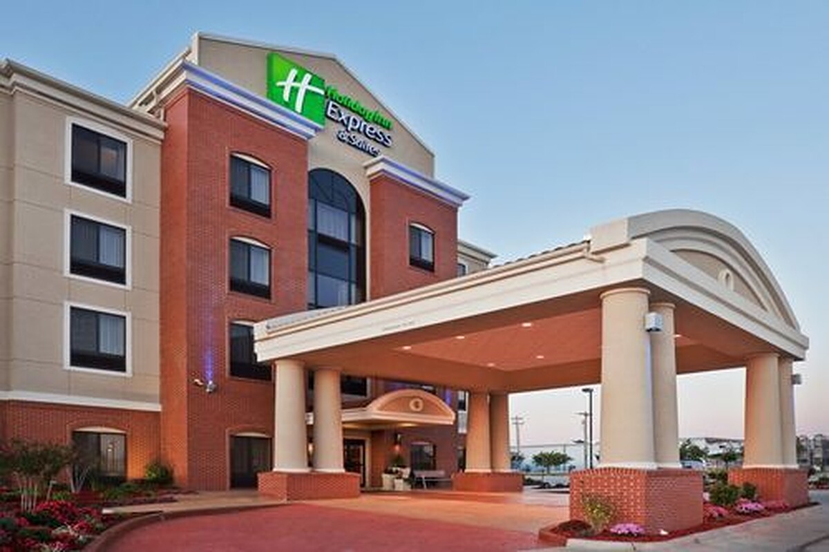Holiday Inn Express and Suites New Braunfels