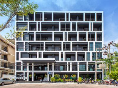 بلو مانکی هاب اند هتل