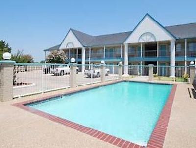 سوپر 8 دالاز