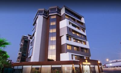 الارا اوتل ماوی شهیر