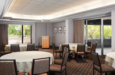 د وستین فرت لاودردال