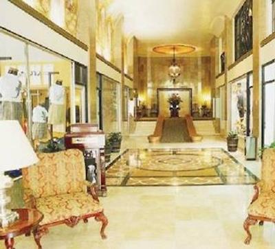 هلید این هتل اند سویتز گوادالاجارا سنترو هیستریکو