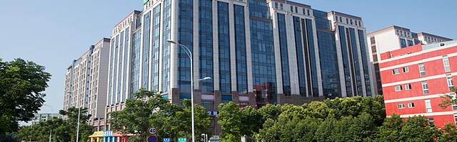 هلید این اکسپرز چنگدو آیرپرت زن