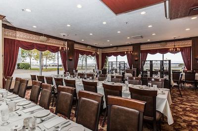 هتل ریموسکی سویتز ات سنتر د کنگرز