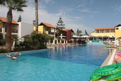 پاندیا هلید ویلیج