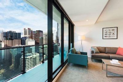 ملبورن شرت است اپارتمنتز لنسدال استریت