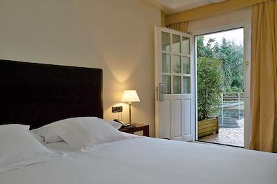 هتل ویلا سُرو