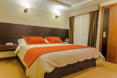 رینکن د پومبو بو سیناتور کالکشن