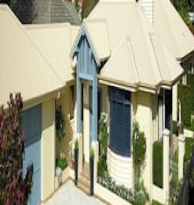 د اسپرینگز لوکسوری بد اند بریکفاست