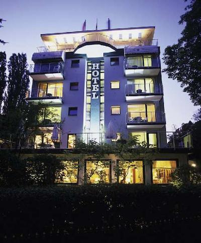 ویلا کاستانیا