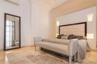 د اپیکا هوس