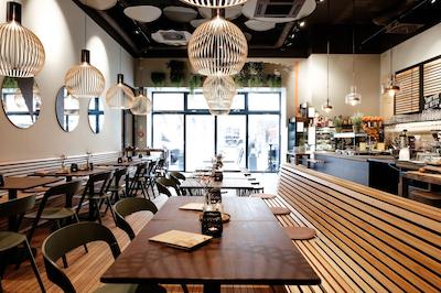 ملتر هتل اند اپارتمنتز