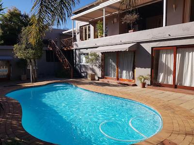 می کاسا سو کاسا بوتیک اکسمدیشن