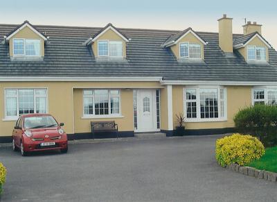 هیلویو ب اند ب