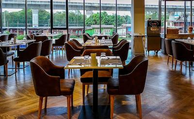 زن هتل بانکوک