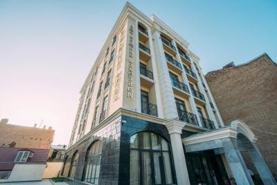 گلد تفلیس هتل