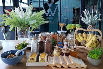 ویها هاستل دون موینگ ایرپورت