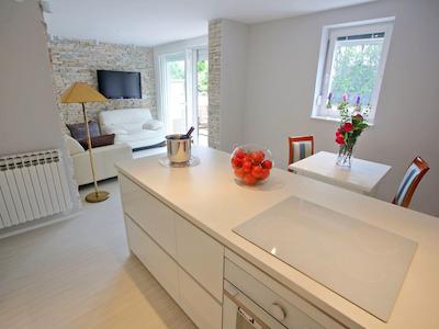 اپارتمنتز لیلی فلرا