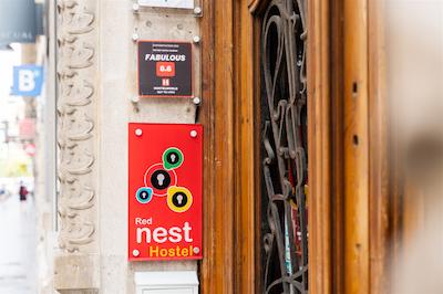 رد نست یود هستل