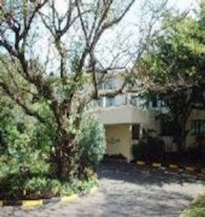 جاکاراندا نیربی هتل