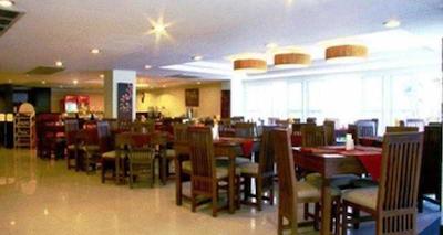 تاناویت هتل اند اسپا