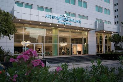 اتنیوم پالاس اند لاکچری سوئیتس