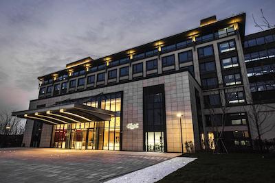 کیو-باکس هتل شانگهای سانجیاگانگ