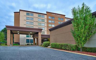 فور پوینتز بای شراتون ترنتو آیرپرت