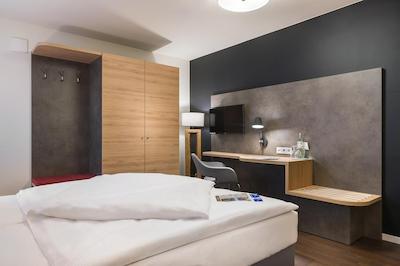 نووم هتل ایست اپارتمنتز