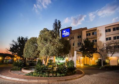 کورتیارد هتل ایستگات