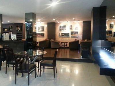 د بدرومز بوتیک