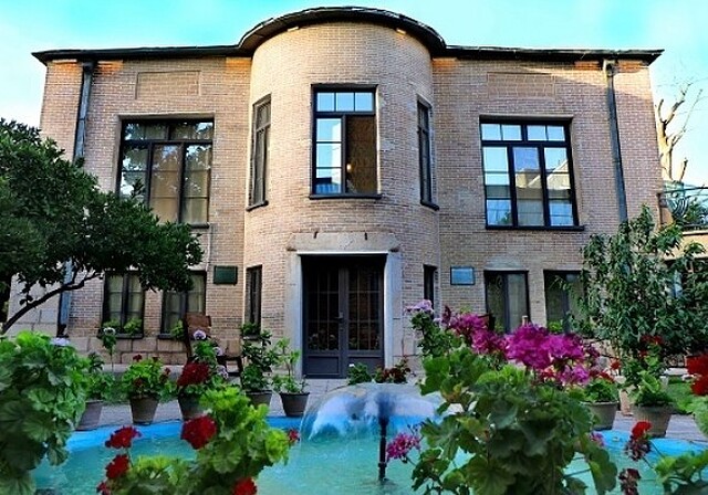 هتل خانه باغ ایرانی شیراز