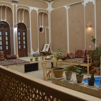 بوم گردی تاج الملوک یزد