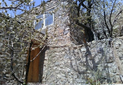 اقامتگاه بومگردی ارگ سنگی سنگان