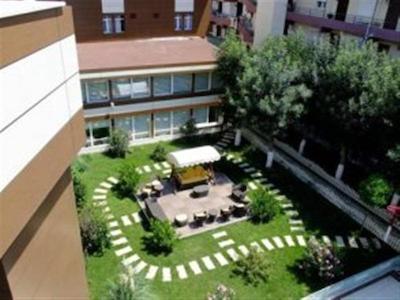 گرند گلد هتل