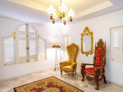 دهاراسوم کلونیال هاوس