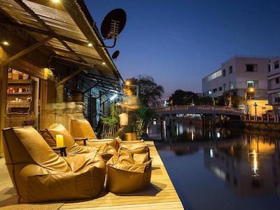 کانال هاستل