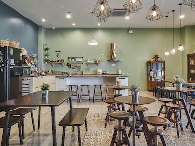 هوم هاستل کوکینگ کلاب