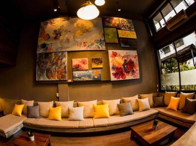 این ای باکس هاستل