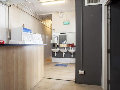 میداوس هاستل