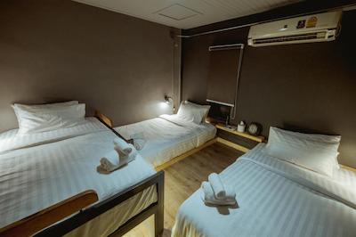 زدس هاستل بانگوک