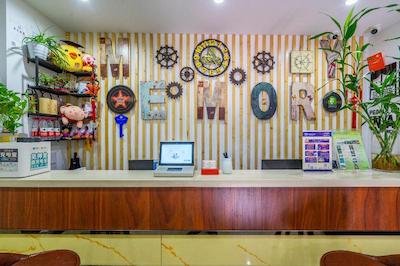 مموری ترول هتل ایج وست لیک