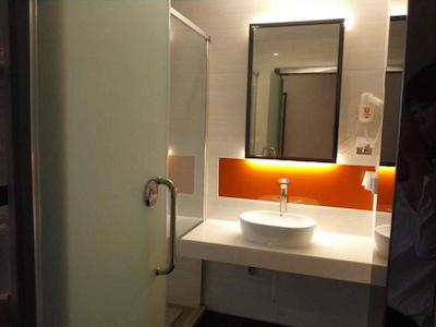 7 دیز پرمیوم شانگهای اینترنشنال اتوموبایل سی